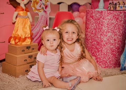 Cecília - 4 Aninhos
Fotografia Aniversário Infantil
Tassoni Festas e Eventos
Arroio dos Ratos/RS'