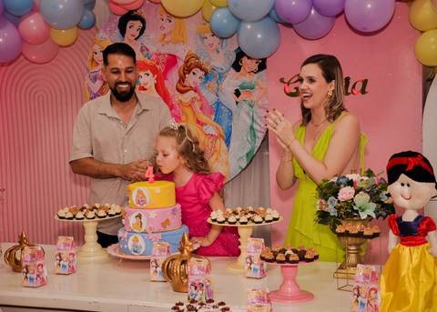 Cecília - 4 Aninhos
Fotografia Aniversário Infantil
Tassoni Festas e Eventos
Arroio dos Ratos/RS'