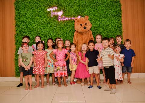 Cecília - 4 Aninhos
Fotografia Aniversário Infantil
Tassoni Festas e Eventos
Arroio dos Ratos/RS'