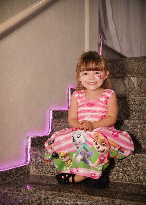 Jullia Lutz - 4 Aninhos
Fotografia Aniversário Infantil
Tassoni Festas e Eventos
Arroio dos Ratos/RS'