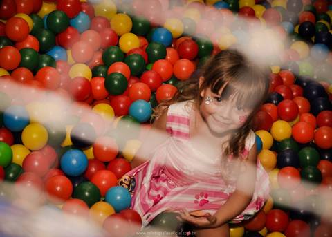 Jullia Lutz - 4 Aninhos
Fotografia Aniversário Infantil
Tassoni Festas e Eventos
Arroio dos Ratos/RS'