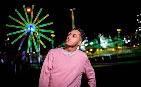 fotografo marco aurelio
sp
saopaulo
ensaio fotografico
ensaio noturno ensaio masculino aniversario adulto jovem teen
portrait parque de diversões luzes
aniversario parque trex melhor fotografo cores tumblr life style fashion'