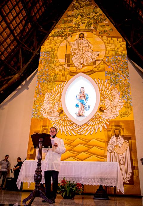 fotografo marco aurelio, batizado de criança em ingreja catolica com a sua familia'