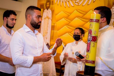 fotografo marco aurelio, batizado de criança em ingreja catolica com a sua familia'