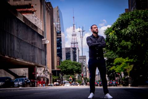 fotografomarcoaurelio
fotografo em saopaulo fotografia
ensaio fotografico
ensaio masculino
externo
sp
portrait
tublr
farolSantander
mirante
barba
look
top arte man men centro blue blazer'