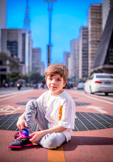 Ensaio Masculino infantil na avenida paulista em São Paulo, fotografo marco aurelio, fotografo em sao paulo, fotos tumblr, arte, grafite, fotos criativas, ensaio na chuva, moda, fashion, portrait, chic, estiloso, '