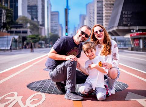 Ensaio Masculino infantil na avenida paulista em São Paulo, fotografo marco aurelio, fotografo em sao paulo, fotos tumblr, arte, grafite, fotos criativas, ensaio na chuva, moda, fashion, portrait, chic, estiloso, familia'