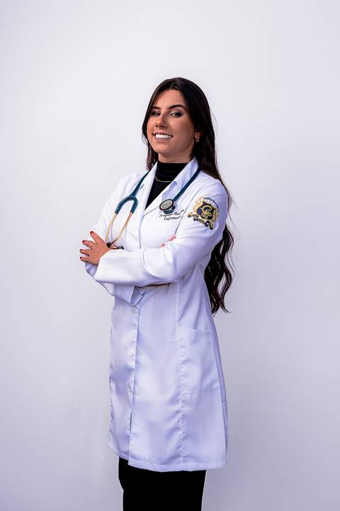 formandos de enfermagem, ensaio de formatura, ensaio fotografico de formatura, museu do ipiranga, ensaio formatura no museu do ipiranga, fotografo marco aurelio, beca, capelo, faixa e canudo na cor verde, ensaio feminino, jaleco, ensaio em grupo, saúde,'