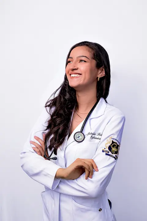 formandos de enfermagem, ensaio de formatura, ensaio fotografico de formatura, museu do ipiranga, ensaio formatura no museu do ipiranga, fotografo marco aurelio, beca, capelo, faixa e canudo na cor verde, ensaio feminino, jaleco, ensaio em grupo, saúde,'