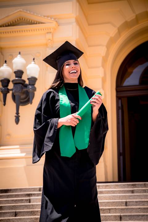 formandos de enfermagem, ensaio de formatura, ensaio fotografico de formatura, museu do ipiranga, ensaio formatura no museu do ipiranga, fotografo marco aurelio, beca, capelo, faixa e canudo na cor verde, ensaio feminino, jaleco, ensaio em grupo, saúde,'
