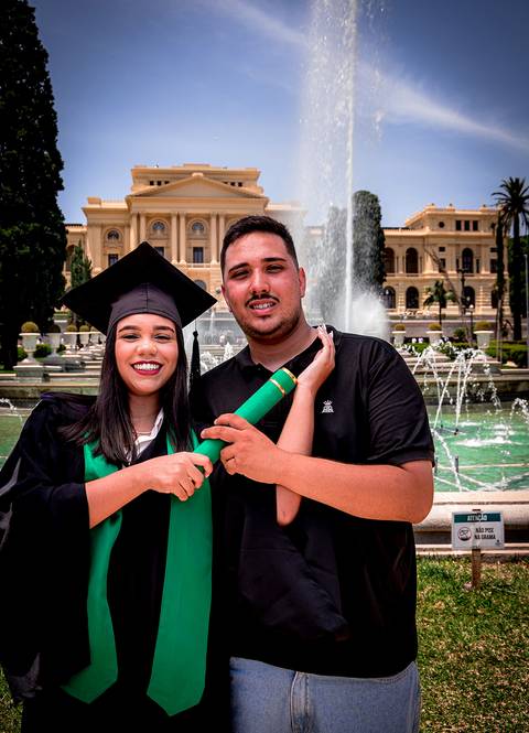 formandos de enfermagem, ensaio de formatura, ensaio fotografico de formatura, museu do ipiranga, ensaio formatura no museu do ipiranga, fotografo marco aurelio, beca, capelo, faixa e canudo na cor verde, ensaio feminino, jaleco, ensaio em grupo, saúde,'
