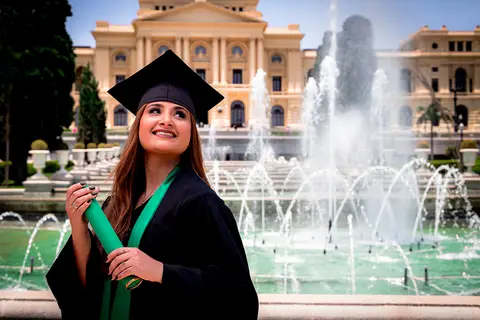 formandos de enfermagem, ensaio de formatura, ensaio fotografico de formatura, museu do ipiranga, ensaio formatura no museu do ipiranga, fotografo marco aurelio, beca, capelo, faixa e canudo na cor verde, ensaio feminino, jaleco, ensaio em grupo, saúde,'