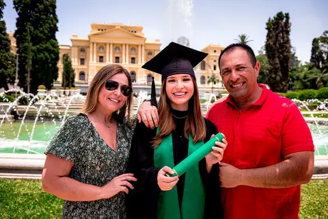 formandos de enfermagem, ensaio de formatura, ensaio fotografico de formatura, museu do ipiranga, ensaio formatura no museu do ipiranga, fotografo marco aurelio, beca, capelo, faixa e canudo na cor verde, ensaio feminino, jaleco, ensaio em grupo, saúde,'