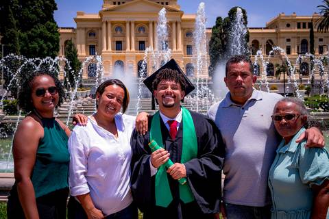 fotografo marco aurelio, ensaio formatura, medicina, enfermagem, ensaio museu do ipiranga, ensaio formatura museu do ipiranga, ipiranga, parque da independencia, ensaio formando, beca, ensaio em familia, fotografo no ipiranga, ensaio profissional'
