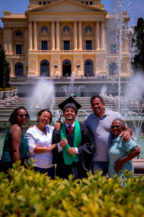 fotografo marco aurelio, ensaio formatura, medicina, enfermagem, ensaio museu do ipiranga, ensaio formatura museu do ipiranga, ipiranga, parque da independencia, ensaio formando, beca, ensaio em familia, fotografo no ipiranga, ensaio profissional'