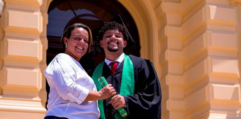 fotografo marco aurelio, ensaio formatura, medicina, enfermagem, ensaio museu do ipiranga, ensaio formatura museu do ipiranga, ipiranga, parque da independencia, ensaio formando, beca, ensaio em familia, fotografo no ipiranga, ensaio profissional'