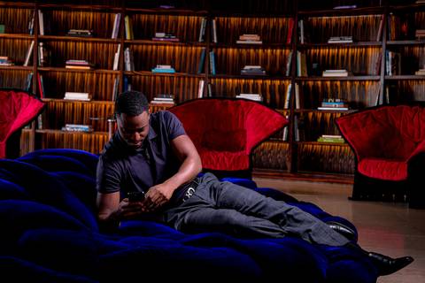 ensaio fotografico masculino em sao paulo hotel unique man, men black negro autonomo empresario estrangeiro photographer in sao paulo life style travel viagem fotografo marco aurelio'