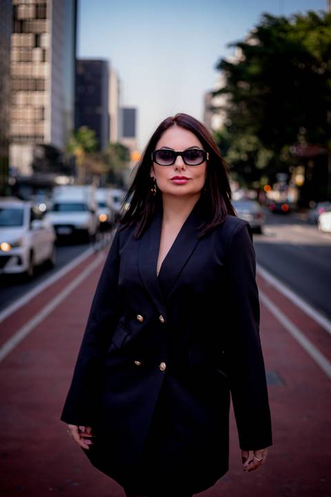 ensaio feminino na av paulista, empreendedora, mulher, fotografo marco aurelio, fotografo em sao paulo, elegante, fotografo premium'