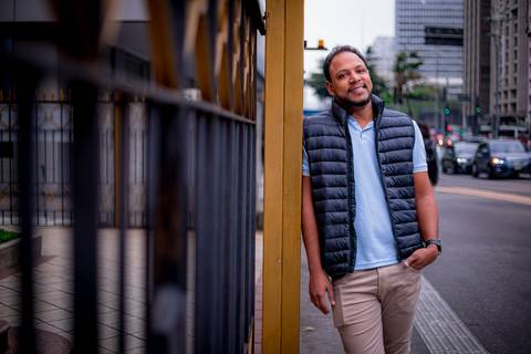 Ensaio masculino na av paulista, moreno, man, eletricista, ensaio branding, negro, autonomo, fotografo em sao paulo,'