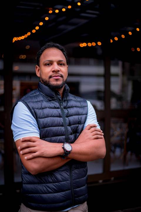 Ensaio masculino na av paulista, moreno, man, eletricista, ensaio branding, negro, autonomo, fotografo em sao paulo,'