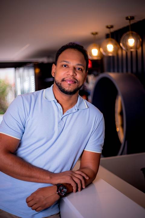 Ensaio masculino na av paulista, moreno, man, eletricista, ensaio branding, negro, autonomo, fotografo em sao paulo,'