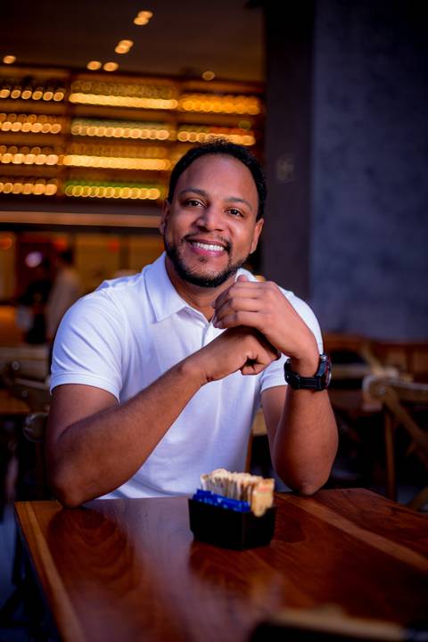 Ensaio masculino na av paulista, moreno, man, eletricista, ensaio branding, negro, autonomo, fotografo em sao paulo,'