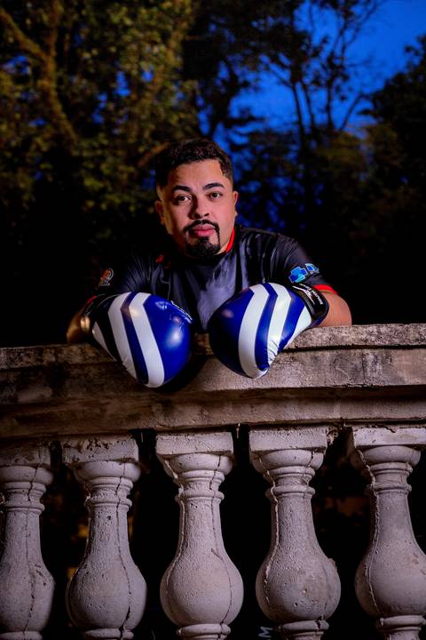 ENSAIO MASCULINO AV PAULISTA LIFE STYLE MEN ENSAIO PREMIUM FOTOGRAFO MARCO AURELIO muai thay luta noturno fogo museu do ipiranga'