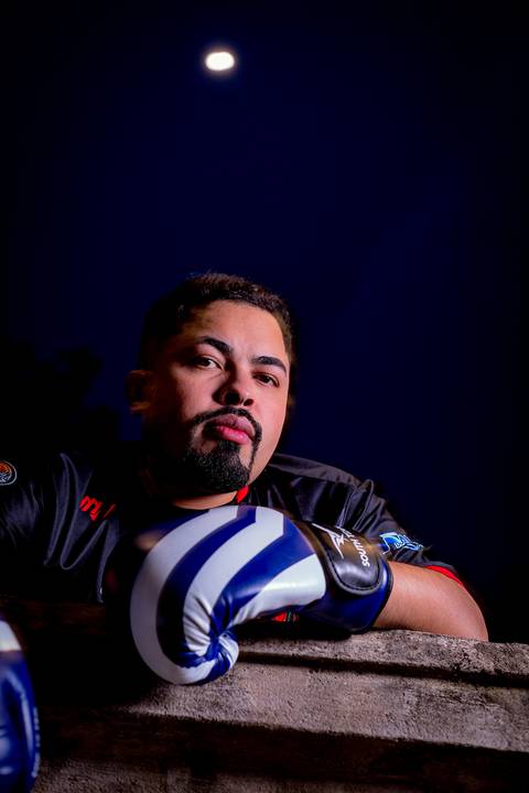 ENSAIO MASCULINO AV PAULISTA LIFE STYLE MEN ENSAIO PREMIUM FOTOGRAFO MARCO AURELIO muai thay luta noturno fogo museu do ipiranga'