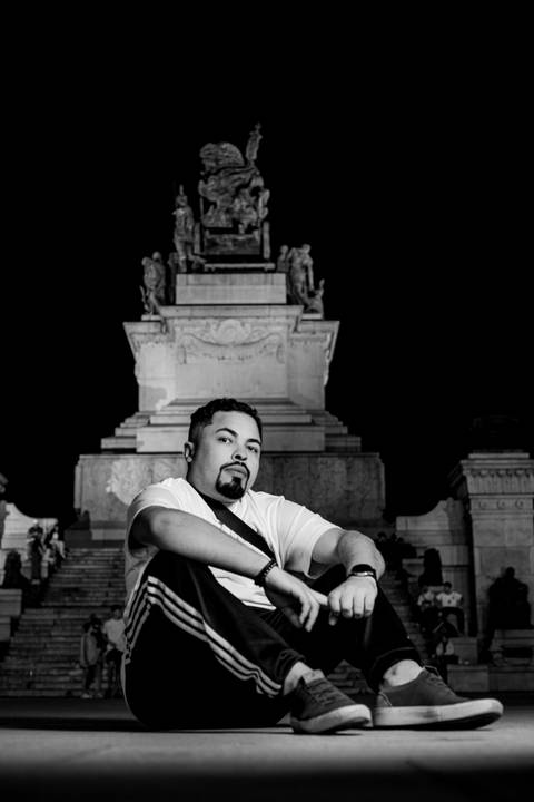 ENSAIO MASCULINO AV PAULISTA LIFE STYLE MEN ENSAIO PREMIUM FOTOGRAFO MARCO AURELIO muai thay luta noturno fogo museu do ipiranga'