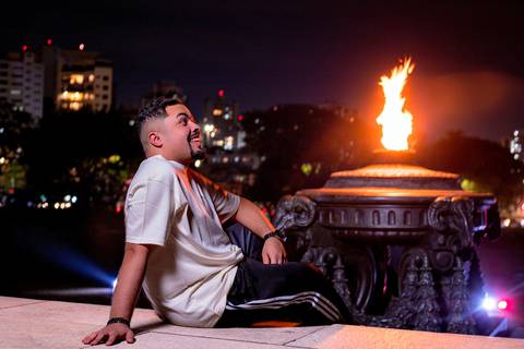 ENSAIO MASCULINO AV PAULISTA LIFE STYLE MEN ENSAIO PREMIUM FOTOGRAFO MARCO AURELIO muai thay luta noturno fogo museu do ipiranga'