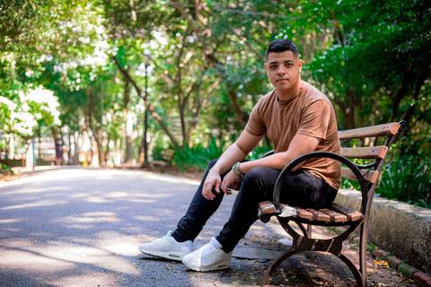 fotografo marco aurelio em sao paulo, Ensaio fotográfico masculino casual em sao paulo  pessoal e no estilo selfies, sem exageros. Parque Buenos Aires, Higienópolis, na região central da cidade de São Paulo. Um lugar bem bonito, elegante e casual. Atmosfe'