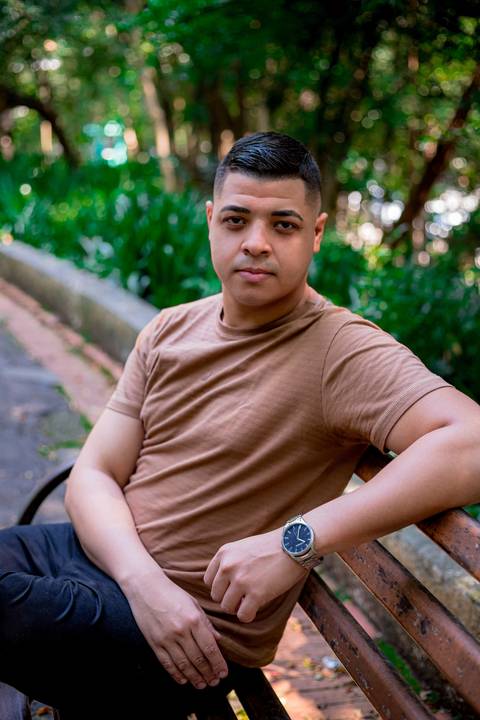 fotografo marco aurelio em sao paulo, Ensaio fotográfico masculino casual em sao paulo  pessoal e no estilo selfies, sem exageros. Parque Buenos Aires, Higienópolis, na região central da cidade de São Paulo. Um lugar bem bonito, elegante e casual. Atmosfe'