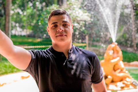 fotografo marco aurelio em sao paulo, Ensaio fotográfico masculino casual em sao paulo  pessoal e no estilo selfies, sem exageros. Parque Buenos Aires, Higienópolis, na região central da cidade de São Paulo. Um lugar bem bonito, elegante e casual. Atmosfe'
