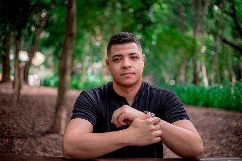 fotografo marco aurelio em sao paulo, Ensaio fotográfico masculino casual em sao paulo  pessoal e no estilo selfies, sem exageros. Parque Buenos Aires, Higienópolis, na região central da cidade de São Paulo. Um lugar bem bonito, elegante e casual. Atmosfe'