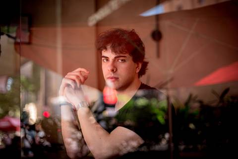 Fotografo Marco Aurélio em Sao Paulo Ensaio Masculino Av Paulista, boas lembranças da cidade de São Paulo, personalidade atual viagem, turismo, passeio, memorizar, geek, jovem, rapaz, parque trianon, masp, rua street'