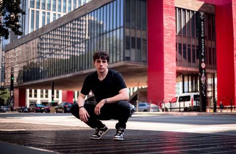 Fotografo Marco Aurélio em Sao Paulo Ensaio Masculino Av Paulista, boas lembranças da cidade de São Paulo, personalidade atual viagem, turismo, passeio, memorizar, geek, jovem, rapaz, parque trianon, masp, rua street'