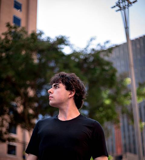 Fotografo Marco Aurélio em Sao Paulo Ensaio Masculino Av Paulista, boas lembranças da cidade de São Paulo, personalidade atual viagem, turismo, passeio, memorizar, geek, jovem, rapaz, parque trianon, masp, rua street'