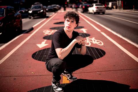 Fotografo Marco Aurélio em Sao Paulo Ensaio Masculino Av Paulista, boas lembranças da cidade de São Paulo, personalidade atual viagem, turismo, passeio, memorizar, geek, jovem, rapaz, parque trianon, masp, rua street'