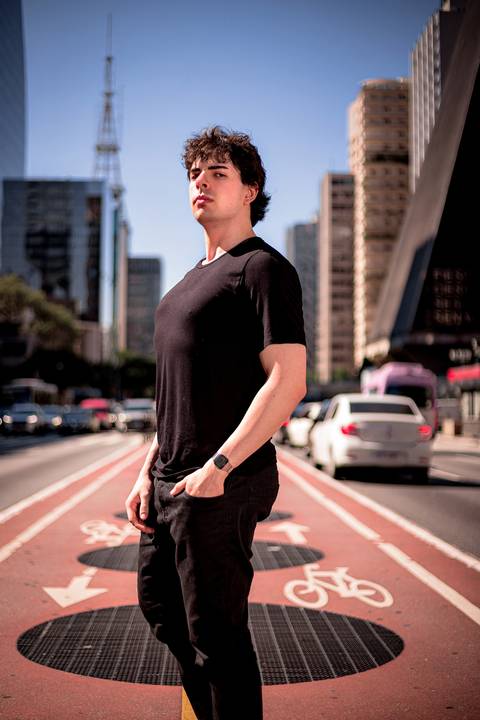 Fotografo Marco Aurélio em Sao Paulo Ensaio Masculino Av Paulista, boas lembranças da cidade de São Paulo, personalidade atual viagem, turismo, passeio, memorizar, geek, jovem, rapaz, parque trianon, masp, rua street'