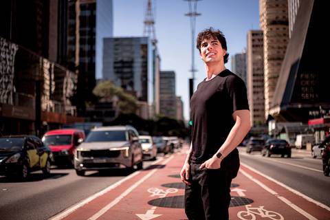 Fotografo Marco Aurélio em Sao Paulo Ensaio Masculino Av Paulista, boas lembranças da cidade de São Paulo, personalidade atual viagem, turismo, passeio, memorizar, geek, jovem, rapaz, parque trianon, masp, rua street'