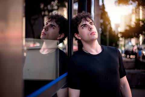 Fotografo Marco Aurélio em Sao Paulo Ensaio Masculino Av Paulista, boas lembranças da cidade de São Paulo, personalidade atual viagem, turismo, passeio, memorizar, geek, jovem, rapaz, parque trianon, masp, rua street'