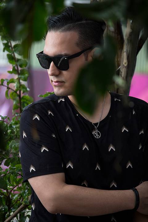 Ensaio Masculino no Beco do Batman em São Paulo, fotografo marco aurelio, fotografo em sao paulo,fotos tumblr, arte, grafite, fotos criativas, ensaio na chuva, moda, fashion, portrait, chic, estiloso, jeans, oculos'