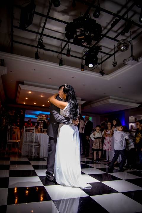 casamento, fotografo em sao paulo,noivo,making of, casamento em guarulhos, fotografo marco aurelio, casamento em sao paulo, luxo, glamour, cerimonia dos noivos, enfim casados,vestido de noiva, traje do noivo, noivos, valsa dos noivos'