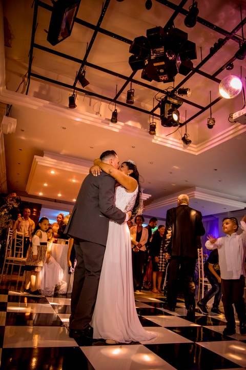 casamento, fotografo em sao paulo,noivo,making of, casamento em guarulhos, fotografo marco aurelio, casamento em sao paulo, luxo, glamour, cerimonia dos noivos, enfim casados,vestido de noiva, traje do noivo, noivos, valsa dos noivos'