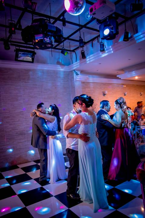 casamento, fotografo em sao paulo,noivo,making of, casamento em guarulhos, fotografo marco aurelio, casamento em sao paulo, luxo, glamour, cerimonia dos noivos, enfim casados,vestido de noiva, traje do noivo, noivos, valsa dos noivos'