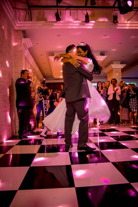 casamento, fotografo em sao paulo,noivo,making of, casamento em guarulhos, fotografo marco aurelio, casamento em sao paulo, luxo, glamour, cerimonia dos noivos, enfim casados,vestido de noiva, traje do noivo, noivos, valsa dos noivos'