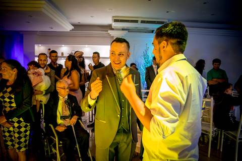 casamento, fotografo em sao paulo,noivo,making of, casamento em guarulhos, fotografo marco aurelio, casamento em sao paulo, luxo, glamour, cerimonia dos noivos, enfim casados,vestido de noiva, traje do noivo, noivos, valsa dos noivos'