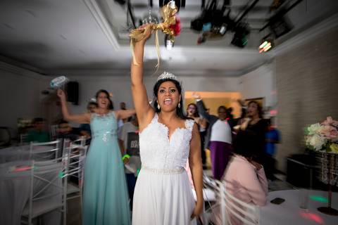 casamento, fotografo em sao paulo,noivo,making of, casamento em guarulhos, fotografo marco aurelio, casamento em sao paulo, luxo, glamour, cerimonia dos noivos, enfim casados,vestido de noiva, traje do noivo, noivos, valsa dos noivos'