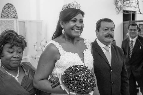 noivo,making of, casamento em guarulhos, fotografo marco aurelio, casamento em sao paulo, luxo, glamour, entrada da noiva com os pais'