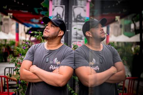 ENSAIO FOTOGRAFICO PAULISTA, ENSAIO MASCULINO, FOTOGRAFO EM SAO PAULO, FOTOGRAFO LGBTQIA+, LGBTQIA+, FOTOGRAFO DE CASAL, ENSAIO ROMANTICO, '